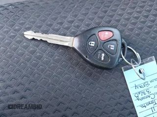 2011 Toyota Camry LE z VIN 4T1BF3EKXBU773360, wystawiony jako IAAI lot #41991860 z przebiegiem 201 251 mil mil oraz . Historia ofert i sprzedaży dostępna na DreamBid. Obrazek 11.