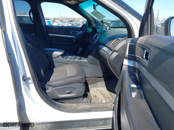2017 Ford Explorer XLT with VIN 1FM5K8DH3HGA53417, listed as a IAAI auction lot 41997019 with 155,139 mi miles. Bid and sale history available at carsss.com. Image 5.