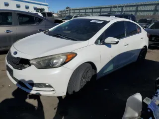 2014 Kia Forte EX with VIN KNAFX4A89E5173900, listed as a Copart auction lot 43559585 with 0 mi miles and Salvage Title. Bid and sale history available at carsss.com. Image 1.