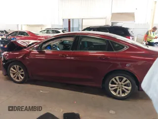2015 Chrysler 200 Limited z VIN 1C3CCCAB0FN715768, wystawiony jako IAAI lot #42174378 z przebiegiem 130 676 mil mil oraz . Historia ofert i sprzedaży dostępna na DreamBid. Obrazek 13.