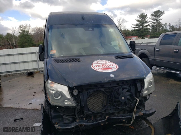 2015 Mercedes-Benz Sprinter Cargo Vans EXT with VIN WD3PE8DCXF5977428, listed as a Copart auction lot 81485424 with 0 mi miles and Salvage Title. Bid and sale history available at carsss.com. Image 5.