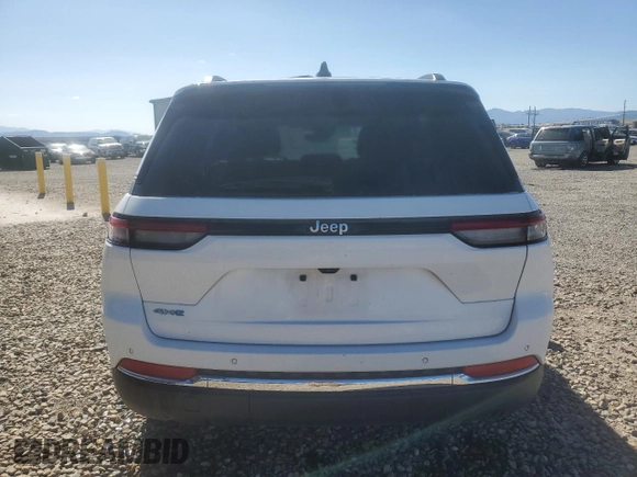 2024 Jeep Grand Cherokee with VIN 1C4RJYB69RC120685, listed as a Copart auction lot 63274645 with 40,691 mi miles and Clean title. Bid and sale history available at DreamBid. Image 6.