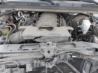 2019 GMC Yukon SLT with VIN 1GKS2BKC3KR160060, listed as a IAAI auction lot 42042122 with 124,733 mi miles. Bid and sale history available at carsss.com. Image 10.