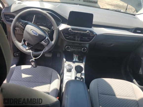 2022 Ford Escape SE z VIN 1FMCU9G67NUB69346, wystawiony jako Copart lot #63013015 z przebiegiem Nie podano mil oraz Czysty tytuł • Clean title. Historia ofert i sprzedaży dostępna na DreamBid. Obrazek 8.