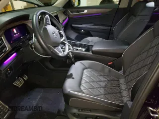 2024 Volkswagen Atlas SEL Premium R-Line with VIN 1V2FR2CA6RC506944, listed as a Copart auction lot 84018054 with 5,616 mi miles and Clean title. Bid and sale history available at DreamBid. Image 7.