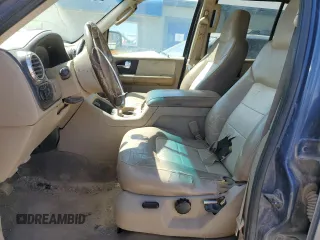 2003 Ford Expedition Eddie Bauer z VIN 1FMPU18L13LC57657, wystawiony jako Copart lot #52851155 z przebiegiem 253 028 mil mil oraz Szkoda całkowita • Salvage title. Historia ofert i sprzedaży dostępna na DreamBid. Obrazek 7.