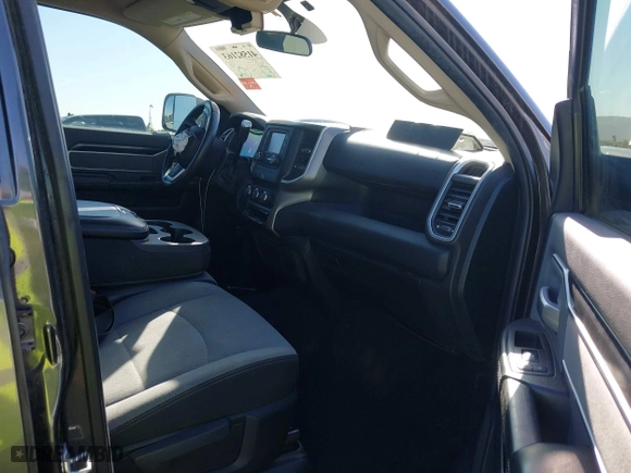 2019 Ram 2500 Big Horn with VIN 3C6UR5DL3KG519364, listed as a IAAI auction lot 41582163 with 21,881 mi miles. Bid and sale history available at carsss.com. Image 5.