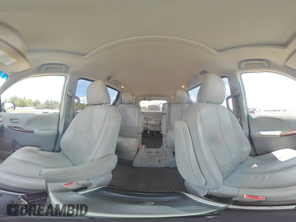 2013 Toyota Sienna XLE AAS z VIN 5TDYK3DC7DS405214, wystawiony jako Copart lot #62500205 z przebiegiem 182 468 mil mil oraz Szkoda całkowita • Salvage title. Historia ofert i sprzedaży dostępna na DreamBid. Obrazek 15.