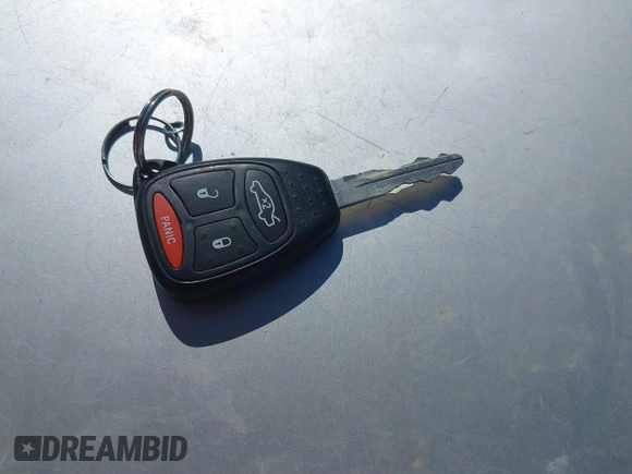 2007 Jeep Grand Cherokee Laredo z VIN 1J8GR48K67C543257, wystawiony jako IAAI lot #41733644 z przebiegiem 201 936 mil mil oraz . Historia ofert i sprzedaży dostępna na DreamBid. Obrazek 11.