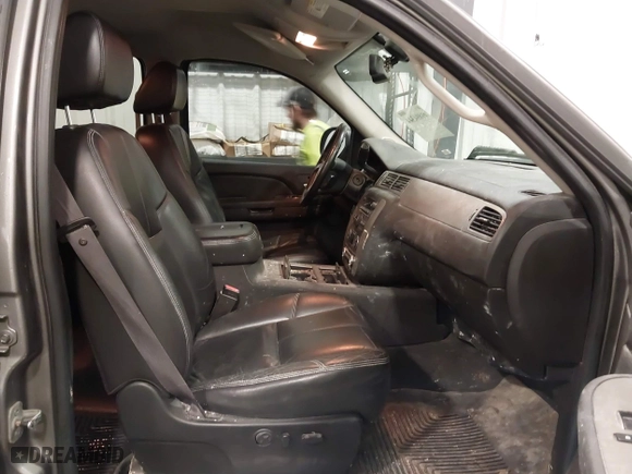 2008 GMC Sierra 1500 Work Truck with VIN 2GTEK133581237014, listed as a IAAI auction lot 41894344 with 125,667 mi miles. Bid and sale history available at carsss.com. Image 5.