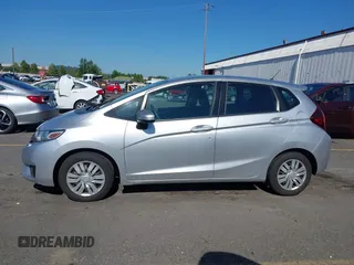 2015 Honda Fit LX с VIN 3HGGK5H5XFM728244, выставлен на аукционе IAAI как лот 42428993 с пробегом 72 258 миль миль и . История ставок и продаж доступна на DreamBid. Изображение 14.