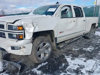 2015 Chevrolet Silverado 1500 LT with VIN 3GCUKREC7FG426159, listed as a IAAI auction lot 40960152 with 120,107 mi miles. Bid and sale history available at carsss.com. Image 6.