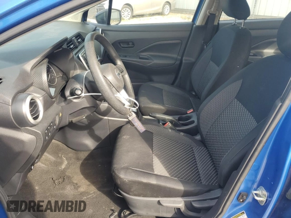 2020 Nissan Versa S z VIN 3N1CN8DV9LL880225, wystawiony jako Copart lot #55391815 z przebiegiem 67 010 mil mil oraz Szkoda całkowita • Salvage title. Historia ofert i sprzedaży dostępna na DreamBid. Obrazek 7.