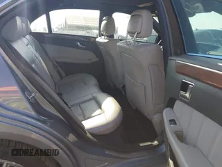2013 Mercedes-Benz E 350 Luxury z VIN WDDHF5KB0DA745639, wystawiony jako IAAI lot #42407026 z przebiegiem 305 400 mil mil oraz . Historia ofert i sprzedaży dostępna na DreamBid. Obrazek 8.
