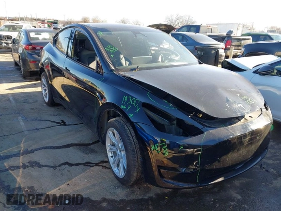 2024 Tesla Model Y Long Range with VIN 7SAYGDEE6RA276983, listed as a IAAI auction lot 41614141 with 4,472 mi miles and . Bid and sale history available at DreamBid. Image 1.