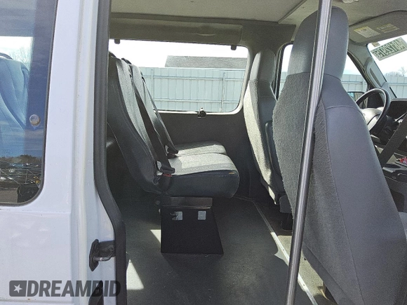 2014 Ford Econoline Cargo Commercial with VIN 1FTNS2EW2EDA67157, listed as a Copart auction lot 52833565 with 136,783 mi miles and Clean Title. Bid and sale history available at carsss.com. Image 8.