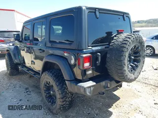 2020 Jeep Wrangler Unlimited Sport S z VIN 1C4HJXDN9LW323205, wystawiony jako IAAI lot #41879292 z przebiegiem 108 499 mil mil oraz . Historia ofert i sprzedaży dostępna na DreamBid. Obrazek 3.
