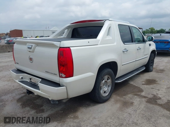 2010 Cadillac Escalade EXT z VIN 3GYVKLEF4AG171775, wystawiony jako IAAI lot #42413511 z przebiegiem Nie podano mil oraz . Historia ofert i sprzedaży dostępna na DreamBid. Obrazek 4.