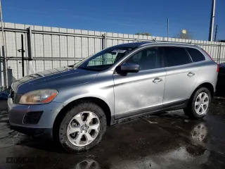 2013 Volvo XC60 3.2L with VIN YV4952DZ4D2393442, listed as a Copart auction lot 52545825 with 100,129 mi miles and Salvage Title. Bid and sale history available at carsss.com. Image 1.