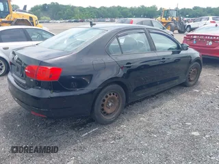 2014 Volkswagen Jetta SE with VIN 3VWD17AJ2EM428149, listed as a IAAI auction lot 42684150 with 206,924 mi miles and . Bid and sale history available at DreamBid. Image 4.