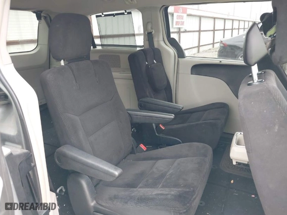 2014 Chrysler Town & Country Touring with VIN 2C4RC1BG1ER345601, listed as a IAAI auction lot 41916135 with 194,691 mi miles. Bid and sale history available at carsss.com. Image 8.