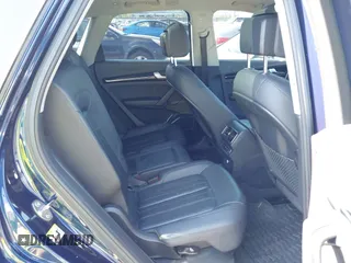 2018 Audi Q5 Premium Plus z VIN WA1BNAFY4J2238995, wystawiony jako IAAI lot #42380252 z przebiegiem 81 800 mil mil oraz . Historia ofert i sprzedaży dostępna na DreamBid. Obrazek 8.