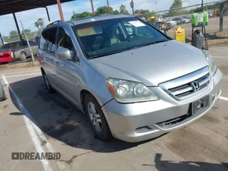 2007 Honda Odyssey EX-L with VIN 5FNRL38777B094505, listed as a IAAI auction lot 42021451 with 184,173 mi miles. Bid and sale history available at carsss.com. Image 1.