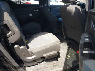 2020 Chevrolet Traverse LT Cloth with VIN 1GNEVGKW6LJ101101, listed as a IAAI auction lot 40050482 with 86,527 mi miles. Bid and sale history available at carsss.com. Image 8.