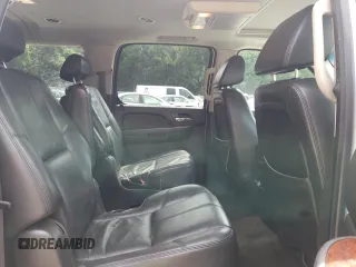 2008 Chevrolet Suburban LTZ with VIN 1GNFK16308R254513, listed as a Copart auction lot 62573335 with 228,421 mi miles and Salvage title. Bid and sale history available at DreamBid. Image 11.