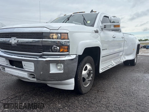 2015 Chevrolet Silverado 1500 with VIN 1GC4C0C81FF538934, listed as a Copart auction lot 55468595 with 185,884 mi miles and Clean Title. Bid and sale history available at DreamBid. Image 2.