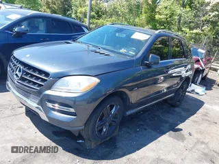 2012 Mercedes-Benz M ML 350 with VIN 4JGDA5HB6CA075264, listed as a IAAI auction lot 42059330 with 147,642 mi miles. Bid and sale history available at carsss.com. Image 17.