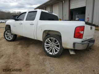 2010 Chevrolet Silverado 1500 LT with VIN 3GCRKSE38AG116530, listed as a Copart auction lot 44000555 with 236,465 mi miles and Salvage Title. Bid and sale history available at carsss.com. Image 2.