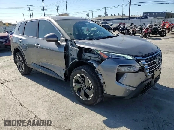 2024 Nissan Rogue SV z VIN JN8BT3BA0RW002143, wystawiony jako Copart lot #46663145 z przebiegiem 9 837 mil mil oraz Szkoda całkowita • Salvage title. Historia ofert i sprzedaży dostępna na DreamBid. Obrazek 11.