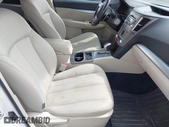 2010 Subaru Outback Premium All-Weather Anniversary z VIN 4S4BRBCC3A3317654, wystawiony jako IAAI lot #41935655 z przebiegiem 171 756 mil mil oraz . Historia ofert i sprzedaży dostępna na DreamBid. Obrazek 5.