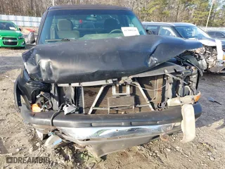 2001 Chevrolet Silverado 1500 LS with VIN 1GCEK14T11Z103743, listed as a IAAI auction lot 41300118 with 1 mi miles. Bid and sale history available at carsss.com. Image 6.