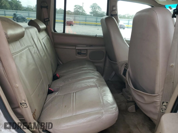 2000 Mercury Mountaineer Convenience with VIN 4M2ZU66EXYUJ20100, listed as a Copart auction lot 89242765 with 178,600 mi miles and Salvage title. Bid and sale history available at DreamBid. Image 11.