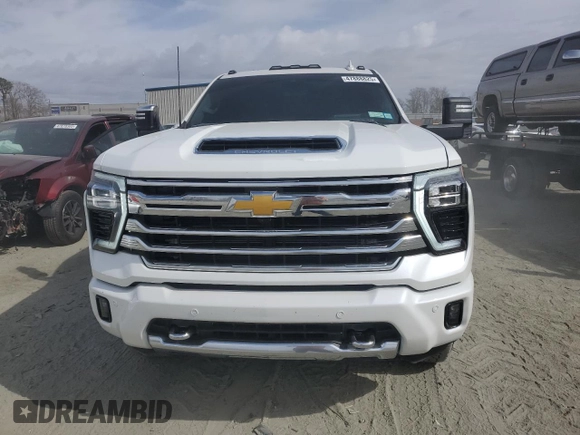 2024 Chevrolet Silverado 3500HD High Country with VIN 1GC4YVEY0RF124804, listed as a Copart auction lot 47888825 with 33,100 mi miles and Salvage Title. Bid and sale history available at carsss.com. Image 5.