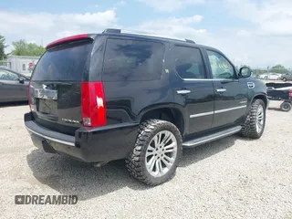 2012 Cadillac Escalade z VIN 1GYS4EEJ2CR142517, wystawiony jako IAAI lot #42269852 z przebiegiem 127 807 mil mil oraz . Historia ofert i sprzedaży dostępna na DreamBid. Obrazek 4.