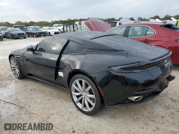 2021 Aston Martin DB11 V8 z VIN SCFRMFAW6MGL10668, wystawiony jako Copart lot #79014154 z przebiegiem Nie podano mil oraz Szkody całkowita. Historia ofert i sprzedaży dostępna na DreamBid. Obrazek 2.