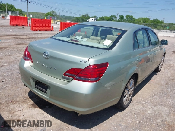 2008 Toyota Avalon XL with VIN 4T1BK36B38U316800, listed as a IAAI auction lot 42145456 with 173,152 mi miles. Bid and sale history available at carsss.com. Image 4.