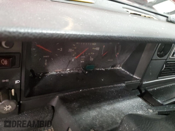 1990 Volvo 240 z VIN YV1AA8857L1869686, wystawiony jako Copart lot #52195465 z przebiegiem 139 312 mil mil oraz Czysty tytuł • Clean title. Historia ofert i sprzedaży dostępna na DreamBid. Obrazek 9.