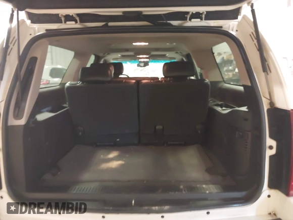 2010 Chevrolet Suburban LTZ with VIN 1GNUKKE32AR271253, listed as a IAAI auction lot 41161374 with 164,184 mi miles. Bid and sale history available at carsss.com. Image 17.
