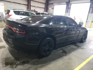 2015 Dodge Charger SE z VIN 2C3CDXBG6FH848445, wystawiony jako Copart lot #54825915 z przebiegiem 121 764 mil mil oraz Szkoda całkowita • Salvage title. Historia ofert i sprzedaży dostępna na DreamBid. Obrazek 3.