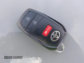 2024 Toyota Tacoma SR5 z VIN 3TYKB5FN0RT013249, wystawiony jako IAAI lot #42182507 z przebiegiem 8 373 mil mil oraz . Historia ofert i sprzedaży dostępna na DreamBid. Obrazek 11.