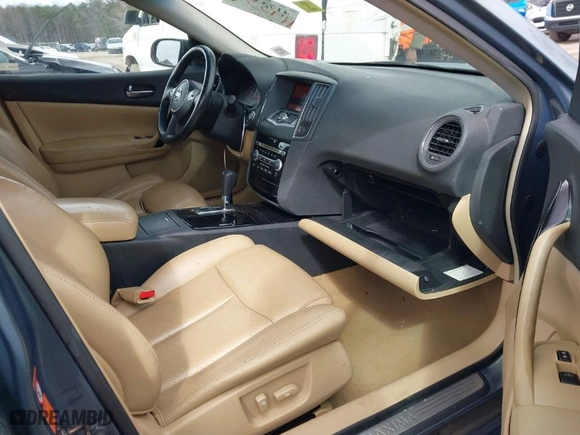 2009 Nissan Maxima 3.5 SV w/Premium Pkg with VIN 1N4AA51EX9C856464, listed as a IAAI auction lot 41733424 with 195,161 mi miles. Bid and sale history available at carsss.com. Image 5.
