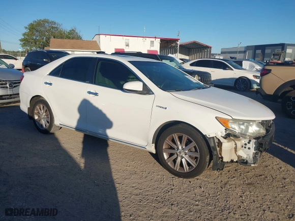 2014 Toyota Camry Hybrid LE with VIN 4T1BD1FK7EU114178, listed as a IAAI auction lot 41833139 with 175,117 mi miles. Bid and sale history available at carsss.com. Image 1.