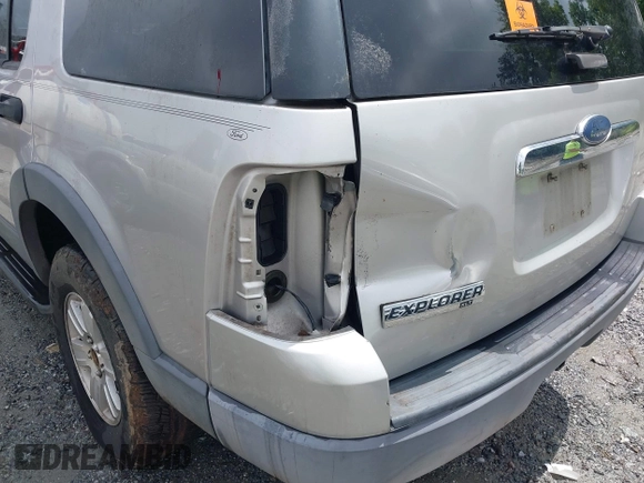 2006 Ford Explorer XLT with VIN 1FMEU63E76UA68989, listed as a IAAI auction lot 42480391 with Not provided miles and . Bid and sale history available at DreamBid. Image 6.