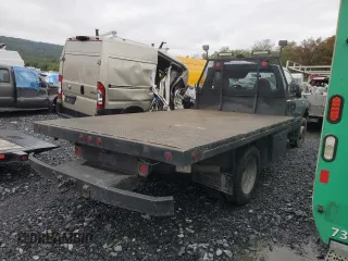2001 Ford F-450 XL with VIN 1FDXF46F61EA15215, listed as a Copart auction lot 72968344 with 399,028 mi miles and Salvage Title. Bid and sale history available at carsss.com. Image 3.
