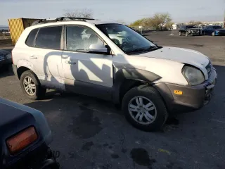 2007 Hyundai Tucson SE with VIN KM8JN12D27U612081, listed as a Copart auction lot 51267065 with 230,483 mi miles and Clean Title. Bid and sale history available at carsss.com. Image 4.
