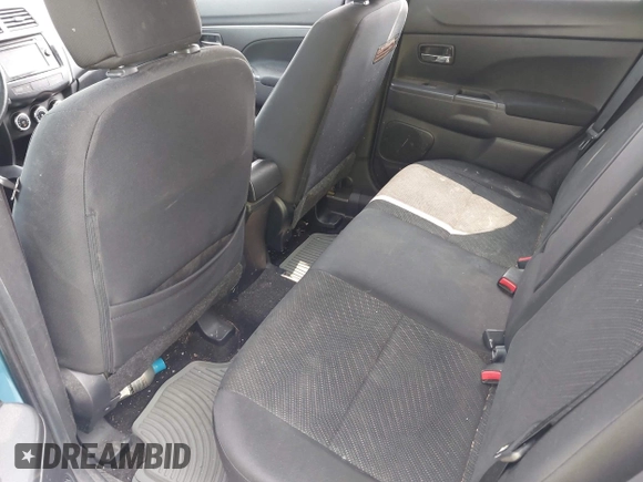 2014 Mitsubishi Outlander SE z VIN 4A4AR4AU2EE026685, wystawiony jako IAAI lot #42481070 z przebiegiem 136 279 mil mil oraz . Historia ofert i sprzedaży dostępna na DreamBid. Obrazek 8.